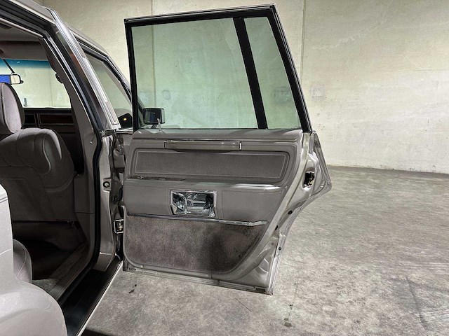 Lincoln town car 4.9 v8 signature sd 160pk 1989, k-946-bx - afbeelding 4 van  4