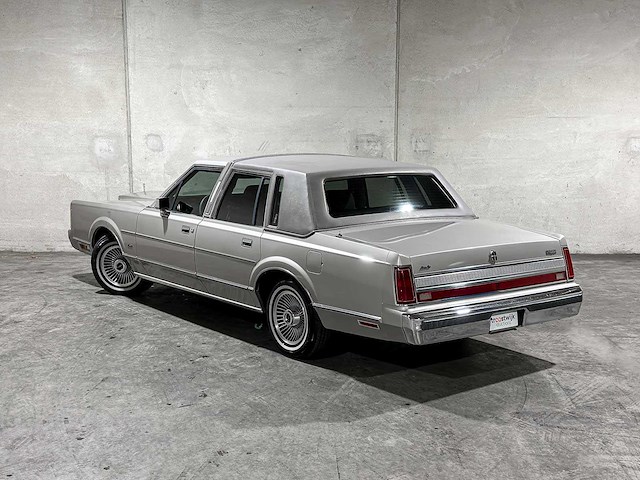 Lincoln town car 4.9 v8 signature sd 160pk 1989, k-946-bx - afbeelding 6 van  39