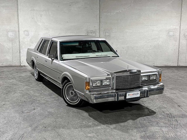 Lincoln town car 4.9 v8 signature sd 160pk 1989, k-946-bx - afbeelding 36 van  39