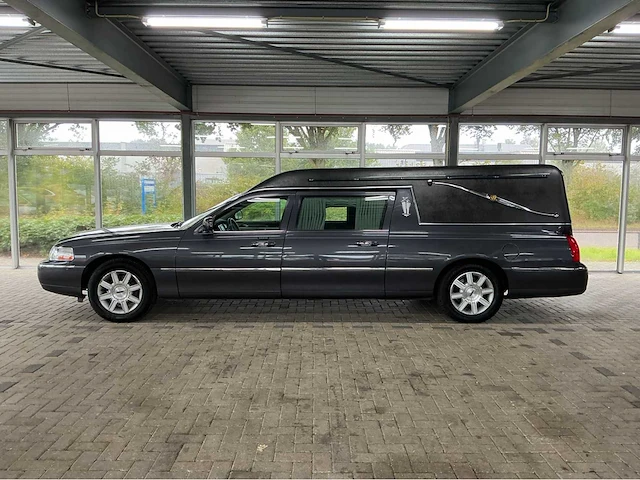 Lincoln town car federal coach rouwauto – amerikaanse luxe, tijdloze klasse 2007 v8 btw auto - afbeelding 6 van  56