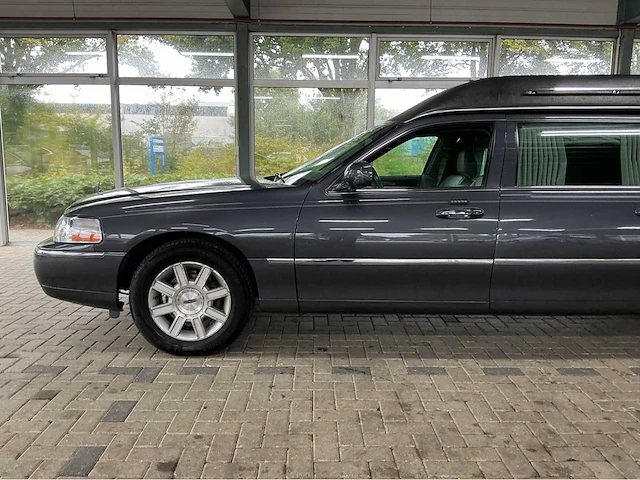 Lincoln town car federal coach rouwauto – amerikaanse luxe, tijdloze klasse 2007 v8 btw auto - afbeelding 7 van  56