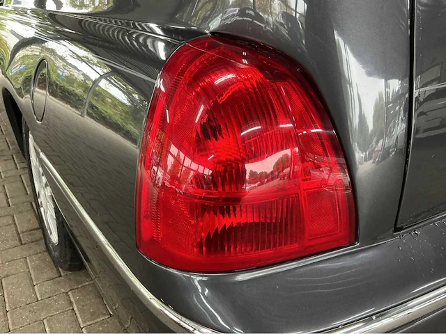 Lincoln town car federal coach rouwauto – amerikaanse luxe, tijdloze klasse 2007 v8 btw auto - afbeelding 18 van  56