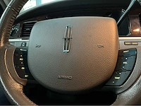 Lincoln town car federal coach rouwauto – amerikaanse luxe, tijdloze klasse 2007 v8 btw auto - afbeelding 35 van  56