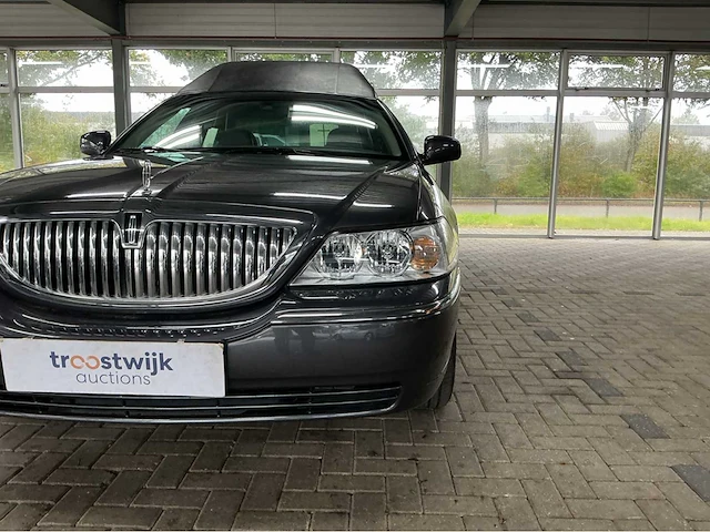 Lincoln town car federal coach rouwauto – amerikaanse luxe, tijdloze klasse 2007 v8 btw auto - afbeelding 45 van  56