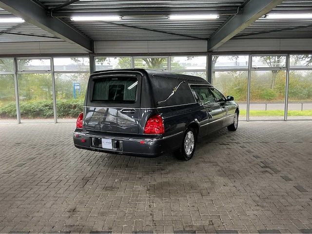 Lincoln town car federal coach rouwauto – amerikaanse luxe, tijdloze klasse 2007 v8 btw auto - afbeelding 56 van  56