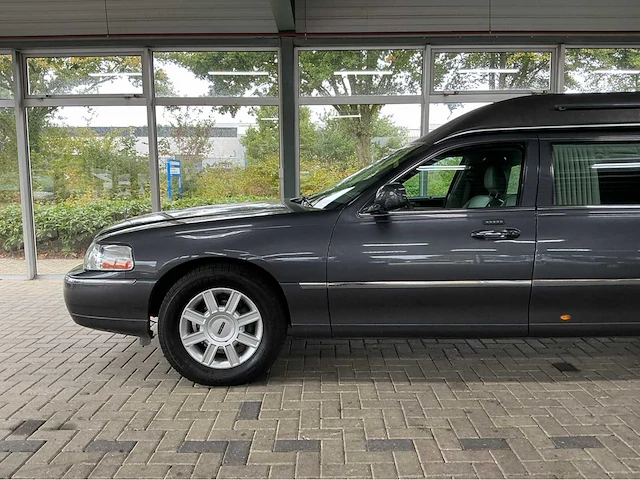 Lincoln town car federal coach rouwauto – amerikaanse luxe, tijdloze klasse 2007 v8 btw auto - afbeelding 6 van  50