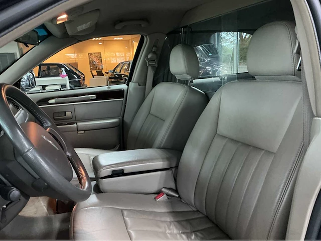 Lincoln town car federal coach rouwauto – amerikaanse luxe, tijdloze klasse 2007 v8 btw auto - afbeelding 24 van  50