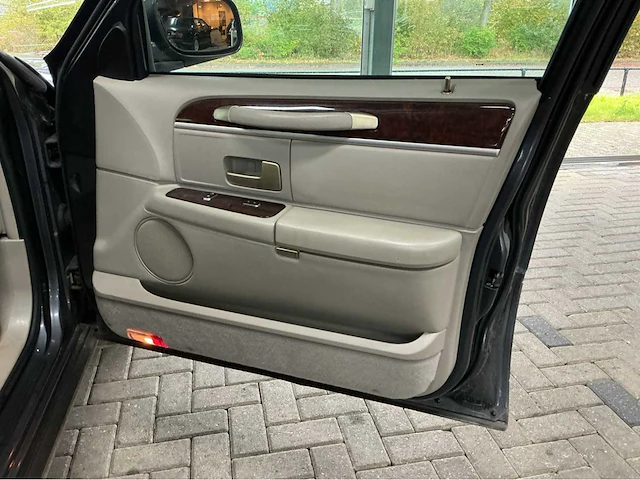 Lincoln town car federal coach rouwauto – amerikaanse luxe, tijdloze klasse 2007 v8 btw auto - afbeelding 25 van  50