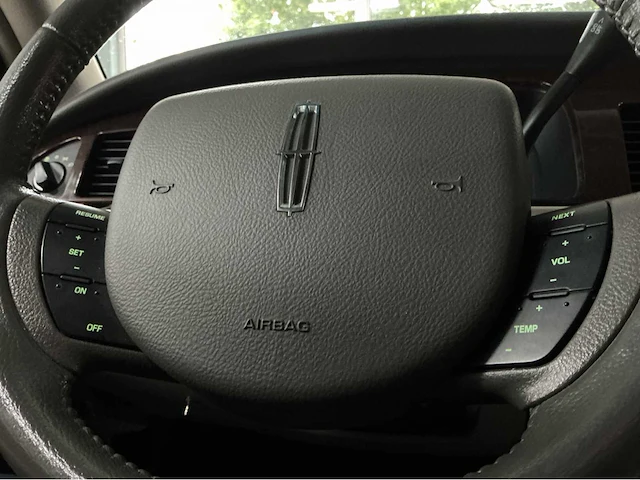 Lincoln town car federal coach rouwauto – amerikaanse luxe, tijdloze klasse 2007 v8 btw auto - afbeelding 30 van  50