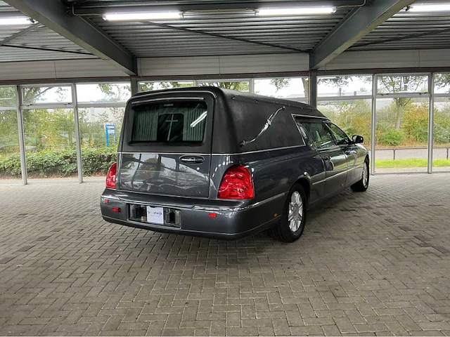 Lincoln town car federal coach rouwauto – amerikaanse luxe, tijdloze klasse 2007 v8 btw auto - afbeelding 50 van  50