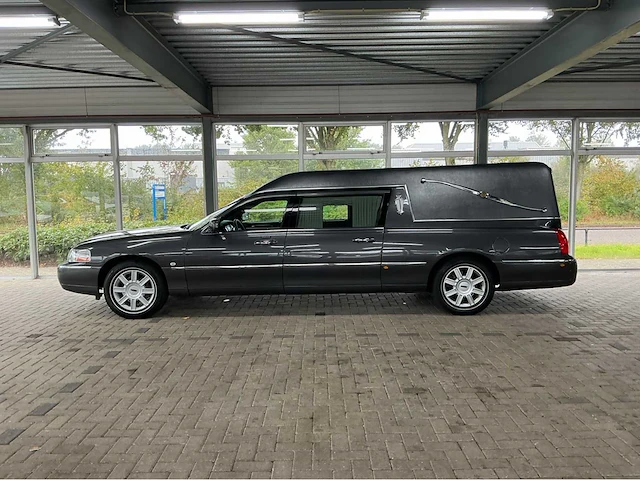 Lincoln town car federal coach rouwauto – amerikaanse luxe, tijdloze klasse 2008 v8 btw auto - afbeelding 2 van  51