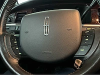 Lincoln town car federal coach rouwauto – amerikaanse luxe, tijdloze klasse 2008 v8 btw auto - afbeelding 33 van  51