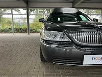 Lincoln town car federal coach rouwauto – amerikaanse luxe, tijdloze klasse 2008 v8 btw auto - afbeelding 29 van  51