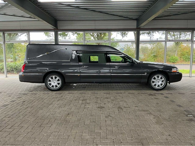 Lincoln town car federal coach rouwauto – amerikaanse luxe, tijdloze klasse 2008 v8 btw auto - afbeelding 51 van  51