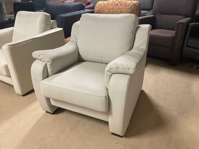 Linda lederen fauteuil - afbeelding 2 van  10