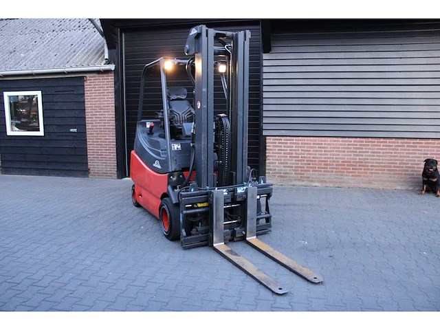 Linde - - e30s - vorkheftruck - afbeelding 6 van  11