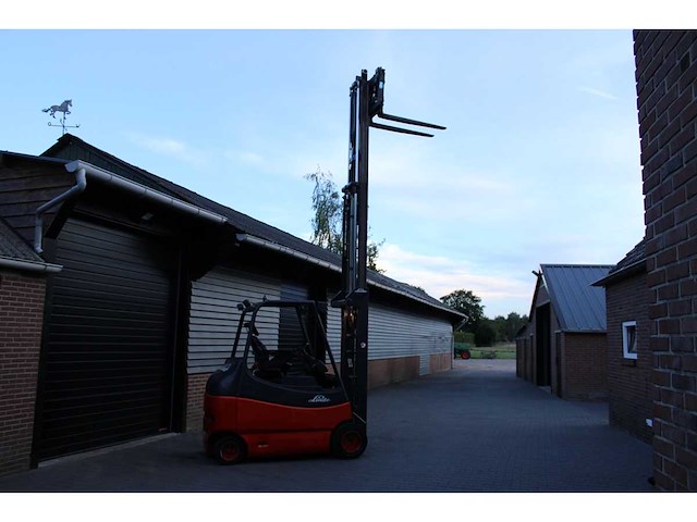 Linde - - e30s - vorkheftruck - afbeelding 9 van  11
