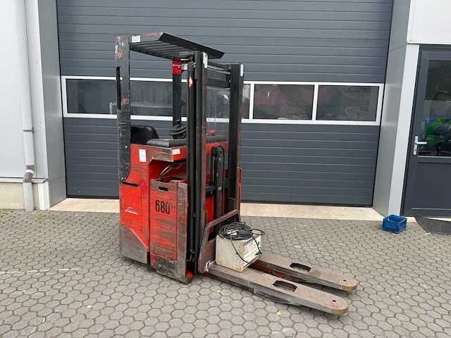 Linde - 1999 - l16 r03 - reachtruck - afbeelding 1 van  7
