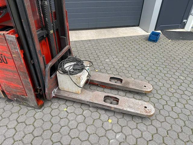 Linde - 1999 - l16 r03 - reachtruck - afbeelding 3 van  7