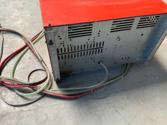 Linde - 2005 - e24 - acculader - afbeelding 4 van  6