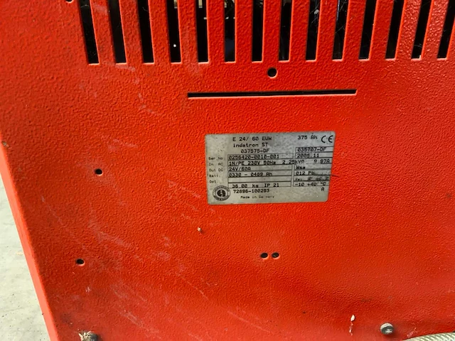 Linde - 2005 - e24 - acculader - afbeelding 6 van  6