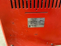 Linde - 2005 - e24 - acculader - afbeelding 6 van  6