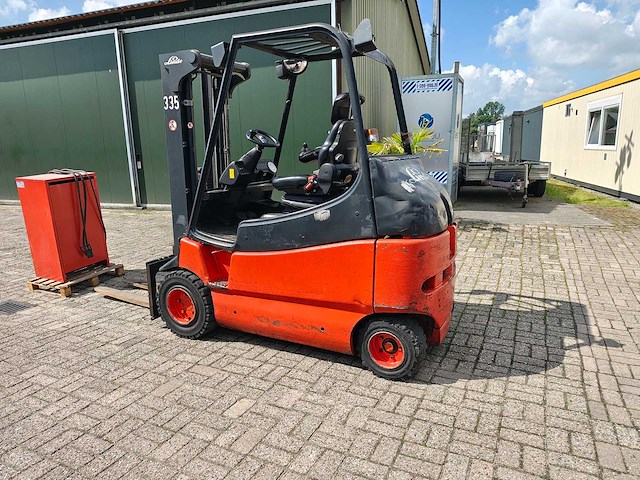 Linde - 2005 - e30/03/600 - vorkheftruck - afbeelding 31 van  33