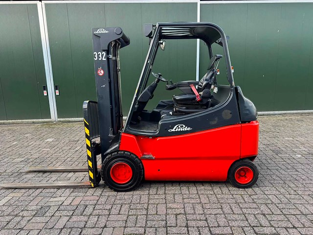 Linde - 2005 - e30/03/600 - vorkheftruck - afbeelding 12 van  17