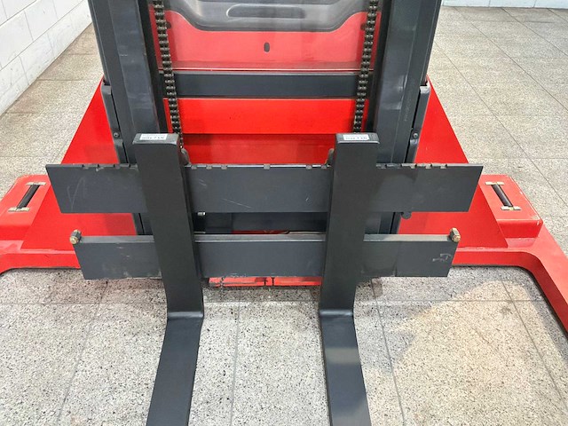Linde - 2005 - l14as-ap - stapelaar - afbeelding 10 van  15