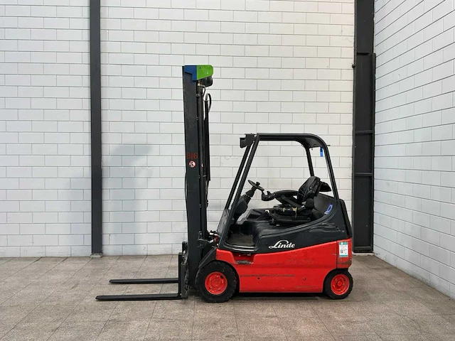 Linde - 2006 - e20 - vorkheftruck - afbeelding 1 van  20