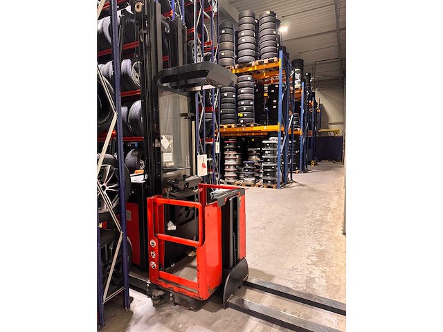 Linde - 2007 - v11 - elektrische orderpicker reach truck - afbeelding 4 van  9