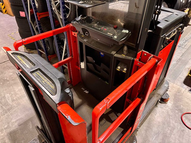 Linde - 2007 - v11 - elektrische orderpicker reach truck - afbeelding 5 van  9