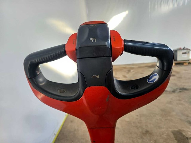 Linde - 2012 - 16 - elektrische palletwagen - afbeelding 8 van  10