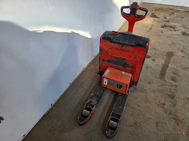 Linde - 2012 - 16 - elektrische palletwagen - afbeelding 9 van  10