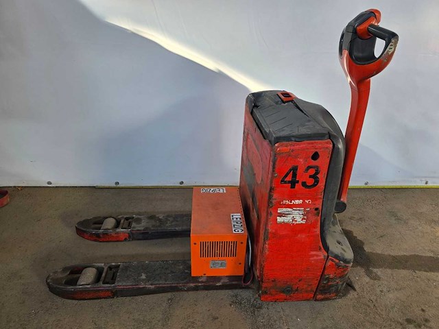 Linde - 2012 - 16 - palletwagen 24v - afbeelding 1 van  16