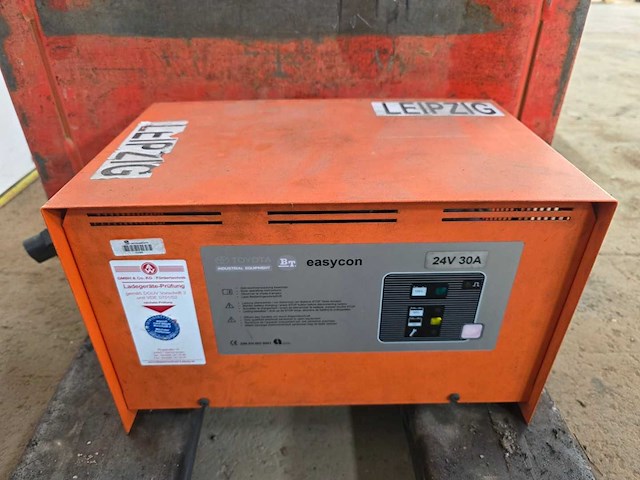 Linde - 2012 - 16 - palletwagen 24v - afbeelding 15 van  16