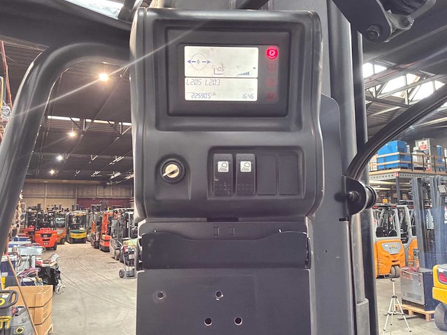 Linde - 2012 - r14x-03 - reachtruck - afbeelding 6 van  19