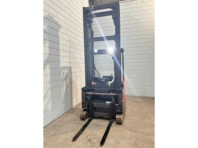 Linde - 2012 - r14x-03 - reachtruck - afbeelding 6 van  6