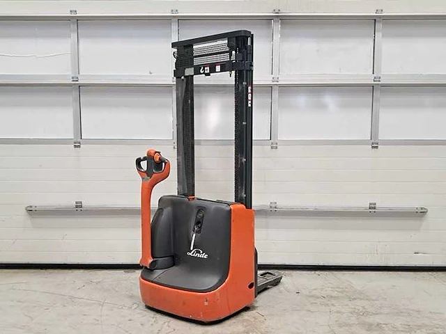 Linde - 2013 - l10 - 150 uren - stapelaar - afbeelding 4 van  10