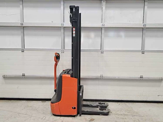 Linde - 2013 - l10 - 150 uren - stapelaar - afbeelding 6 van  10