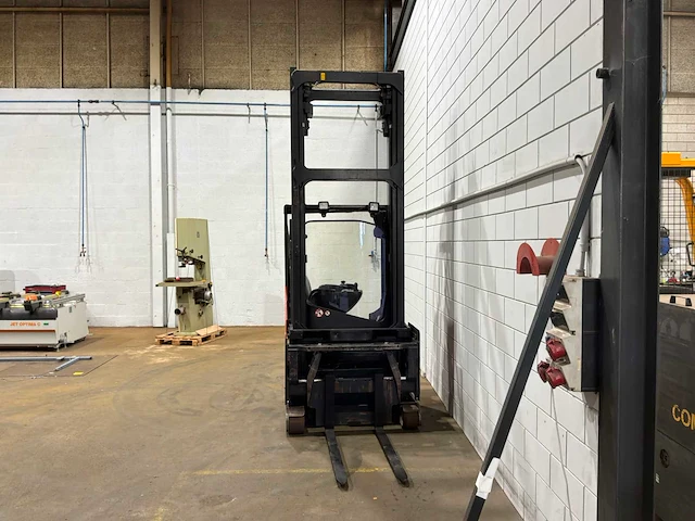 Linde - 2013 - r14x-03 - reach truck - afbeelding 12 van  16
