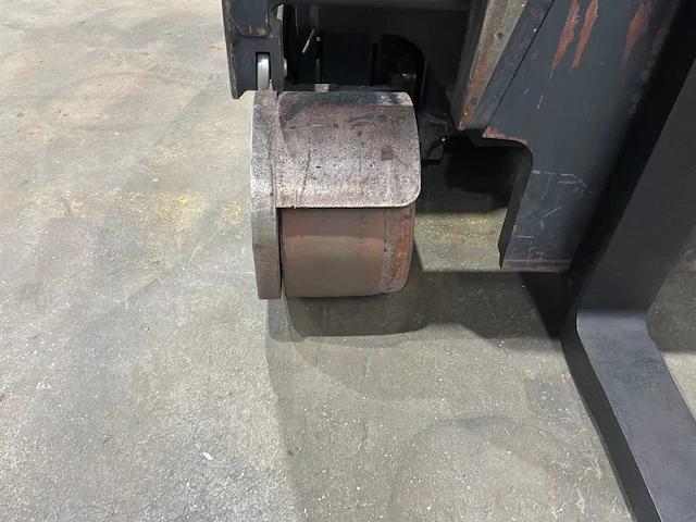 Linde - 2013 - r14x-03 - reach truck - afbeelding 15 van  16