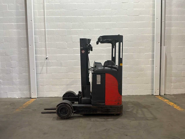 Linde - 2013 - r16g - reach truck - afbeelding 1 van  16