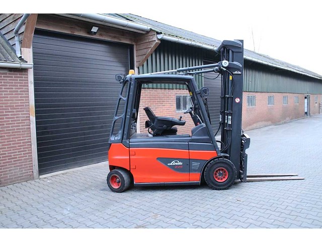 Linde - 2014 - e25 - 5.93m triplex, free-lift, vorkversteller, side-shift - vorkheftruck - afbeelding 16 van  18