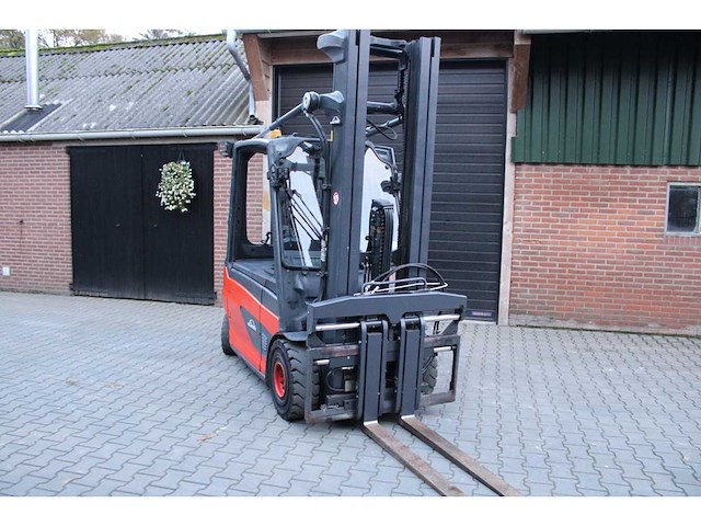 Linde - 2014 - e25 - 5.93m triplex, free-lift, vorkversteller, side-shift - vorkheftruck - afbeelding 18 van  18