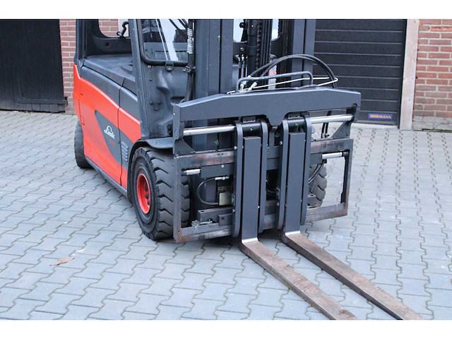 Linde - 2014 - e25 - 5.93m triplex, free-lift, vorkversteller, side-shift - vorkheftruck - afbeelding 2 van  16