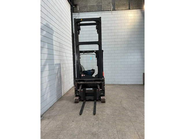 Linde - 2014 - r14x-03 - reach truck - afbeelding 18 van  18