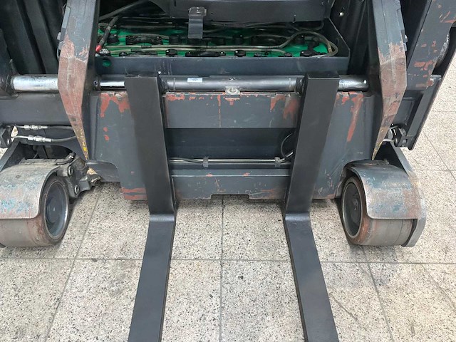 Linde - 2015 - r14x-03 - reach truck - afbeelding 16 van  18