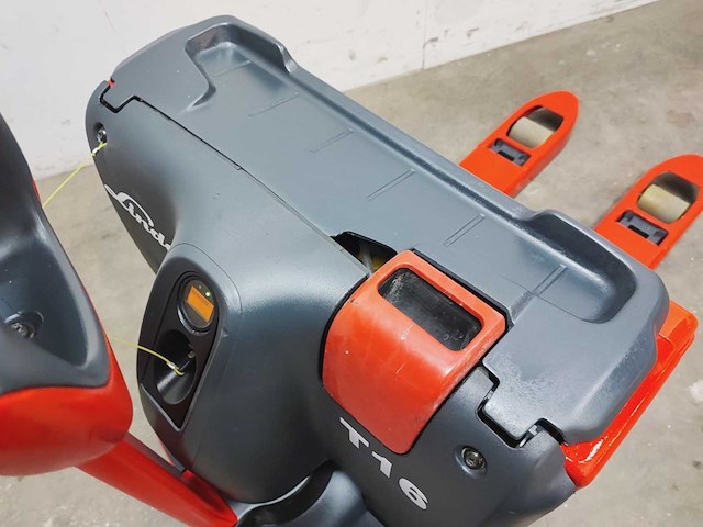 Linde - 2015 - t16 - elektrische palletwagen - afbeelding 7 van  10