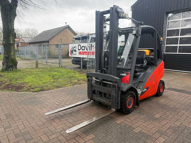 Linde - 2017 - h25t-02 - 5.55m triplex, free-lift, side-shift, vorkversteller - vorkheftruck - afbeelding 1 van  20